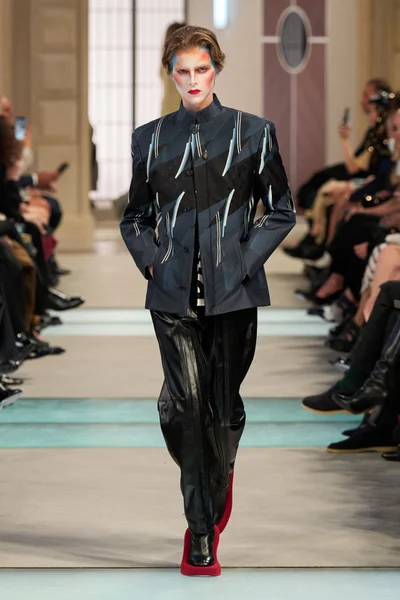 Look 33